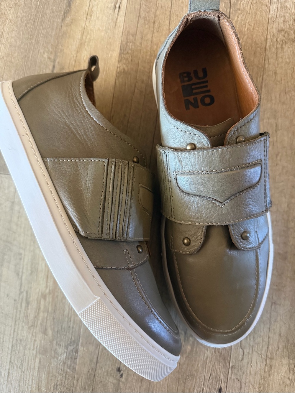 Bueno Relax Slip-On Sneaker | Sage Green